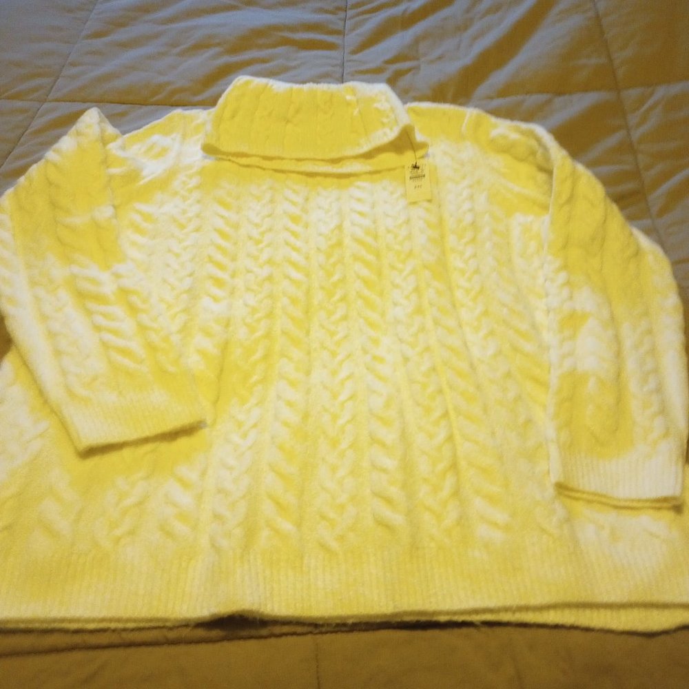 Talbots cream color turtleneck cable knit sweater NWT size Petite medium